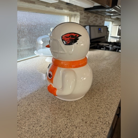 Oregon State Snowman Figurine - Picture 2 of 3